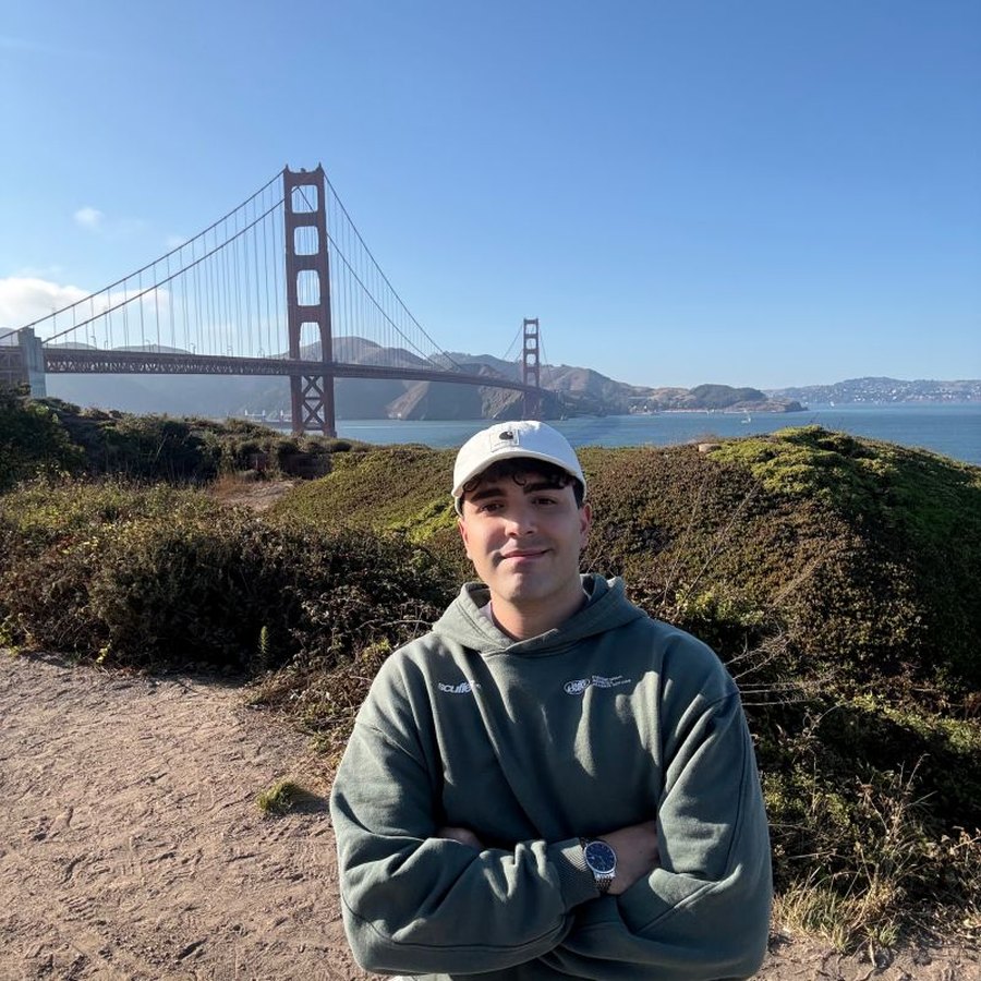 Alejandro in front of the Golden Gate Bridge, San Francisco